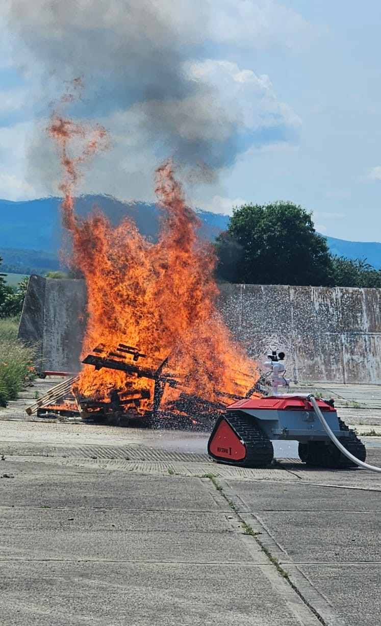 pozemný dron hasiaci oheň